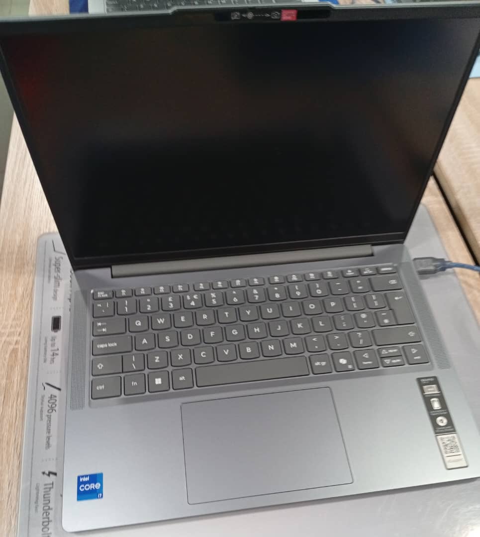 Lenovo Lp slim 3 83kooo4uue 16g intel i7 SSD  14